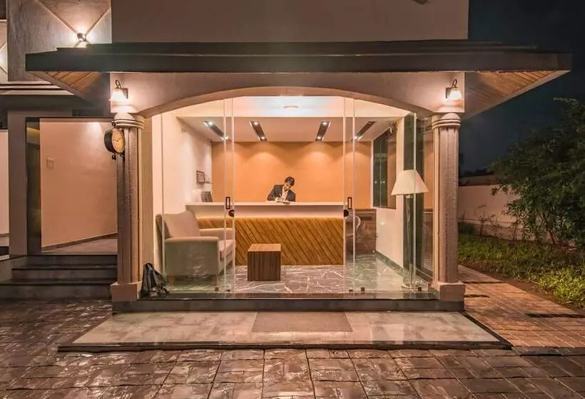 Hotel Treebo Five Elements, Lonavala
