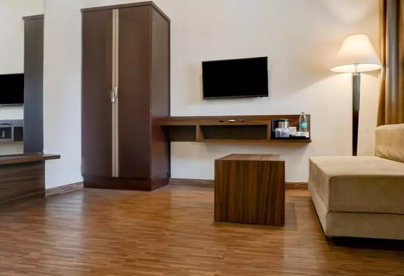 Hotel Treebo Five Elements, Lonavala