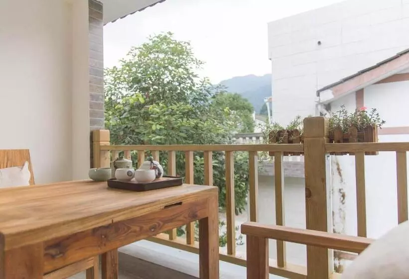 پانسیون Bloom Time Guest House