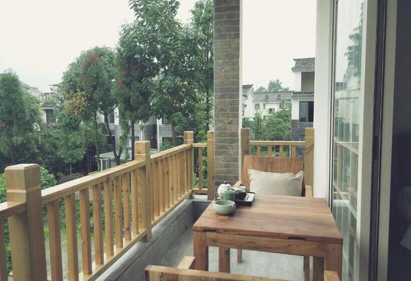 פנסיון Bloom Time Guest House