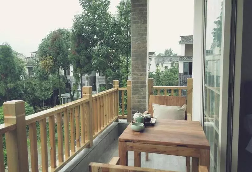 پانسیون Bloom Time Guest House