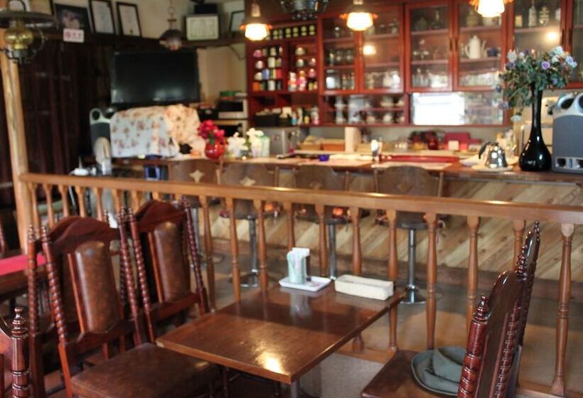 Рёкан Cafe Cerisier栖里時絵