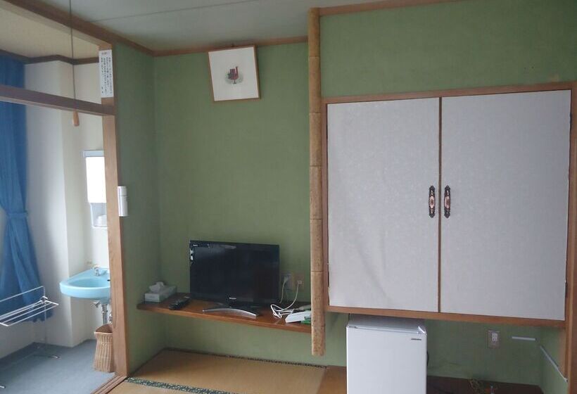 Рёкан Cafe Cerisier栖里時絵