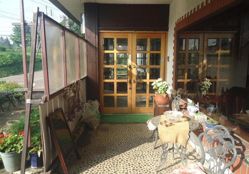 Рёкан Cafe Cerisier栖里時絵