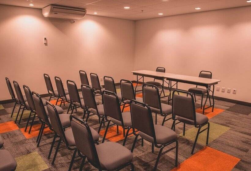 酒店 Ibis Carlos Barbosa