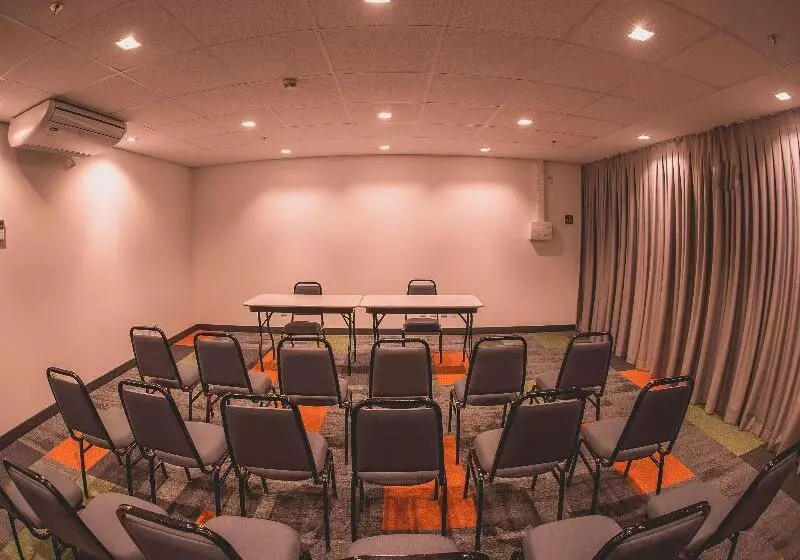 ホテル Ibis Carlos Barbosa