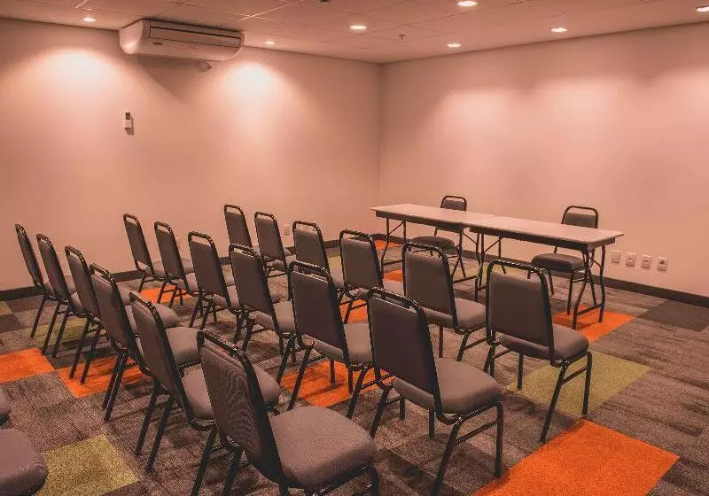 ホテル Ibis Carlos Barbosa