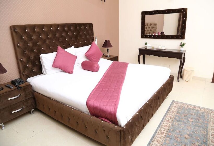 هتل The Westin Suites