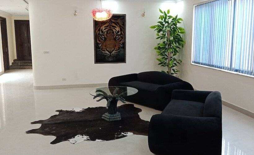 هتل The Westin Suites