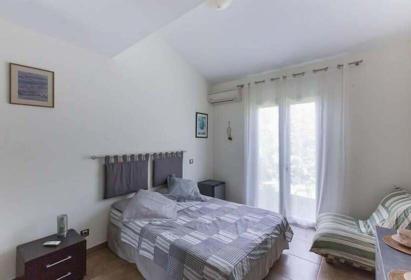 پانسیون Araucaria