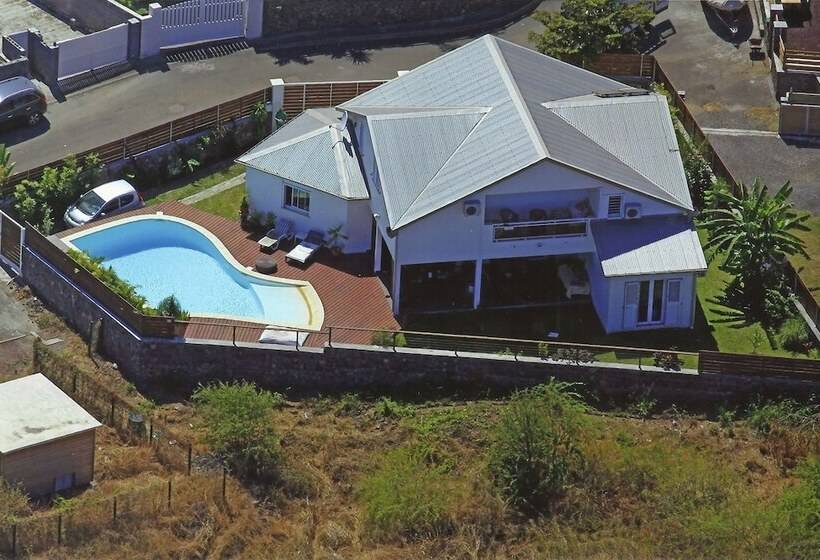 پانسیون Araucaria