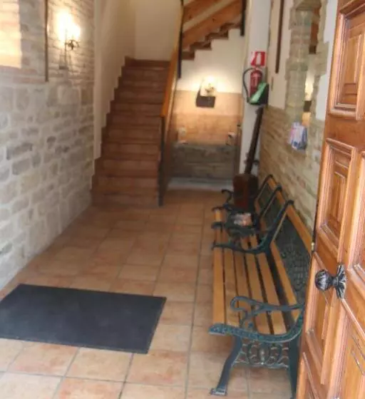 پانسیون Hostal La Plaza