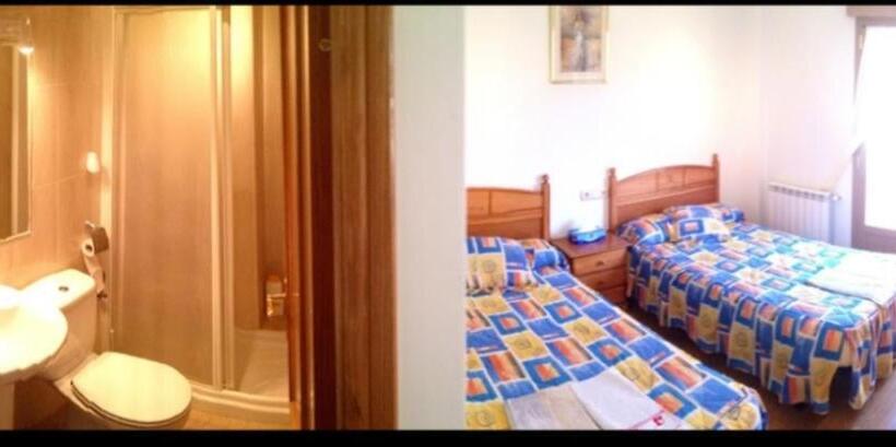 بنسيون Hostal La Plaza