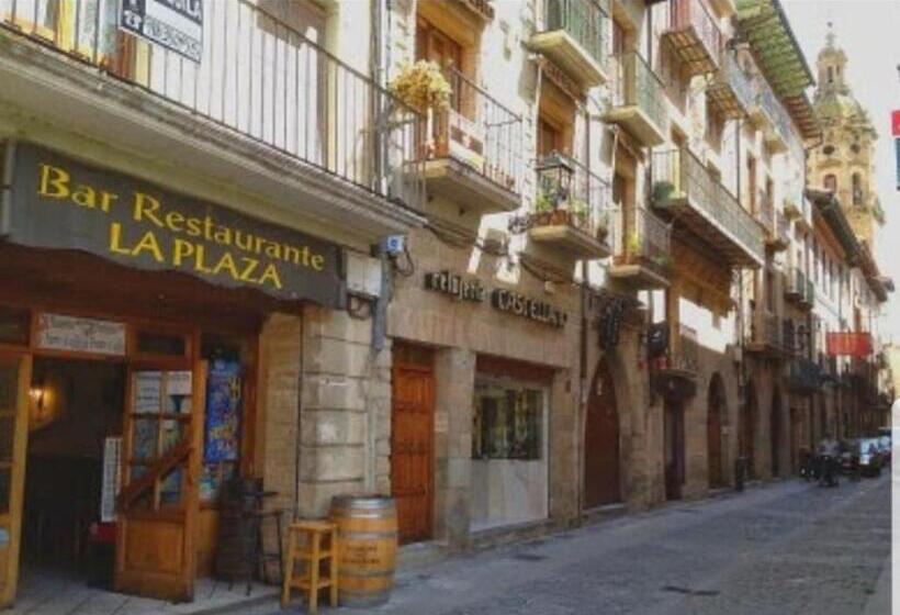 بنسيون Hostal La Plaza