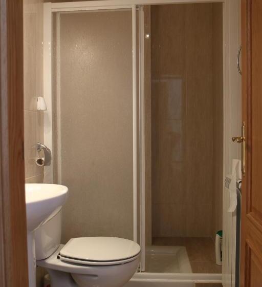 بنسيون Hostal La Plaza