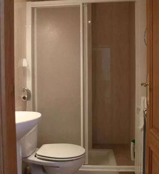 پانسیون Hostal La Plaza