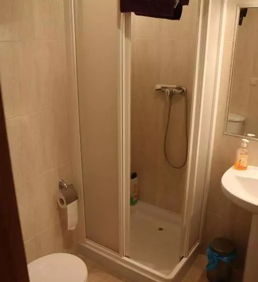 پانسیون Hostal La Plaza