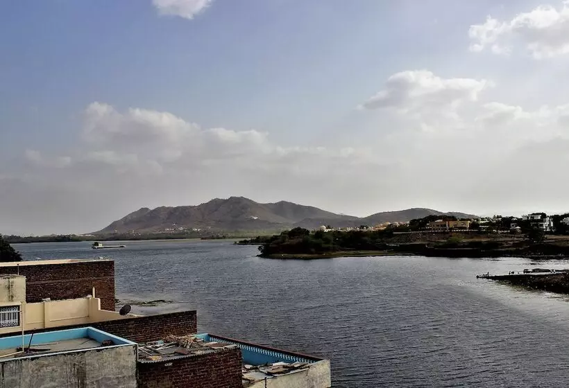 ペンション Rising Shemesh Home Stay