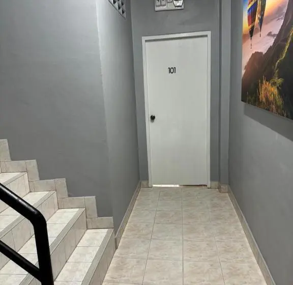 هتل S A F E Residence Patong