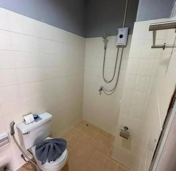 هتل S A F E Residence Patong