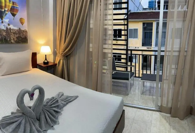 هتل S A F E Residence Patong