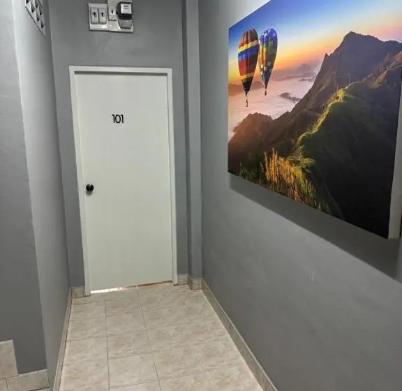 هتل S A F E Residence Patong