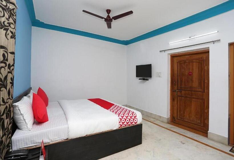 هتل Oyo 15504 Maa Banadurga Guest House