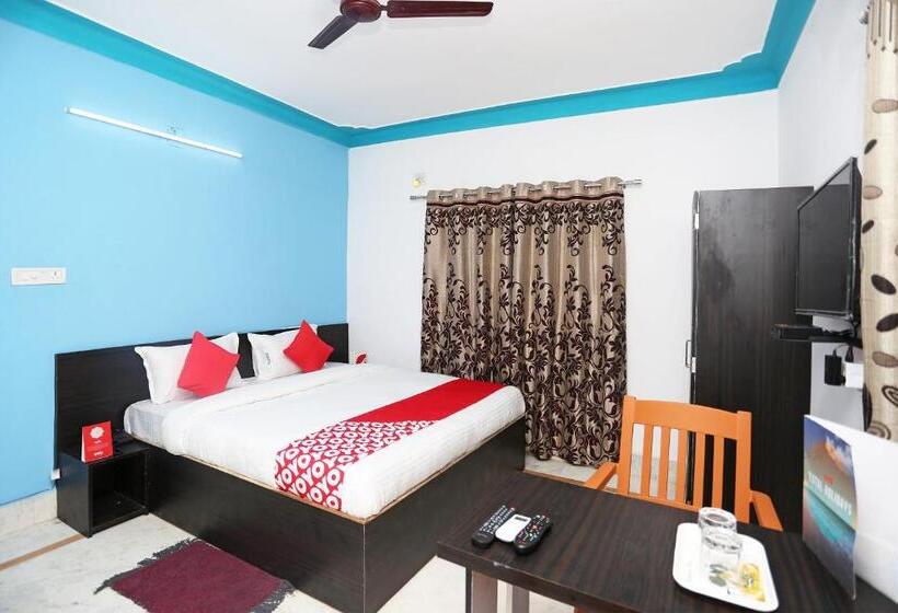 هتل Oyo 15504 Maa Banadurga Guest House