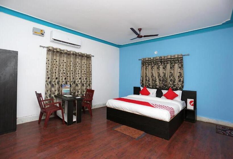 هتل Oyo 15504 Maa Banadurga Guest House
