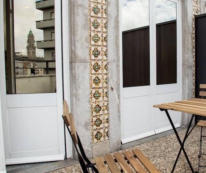 پانسیون The Gate