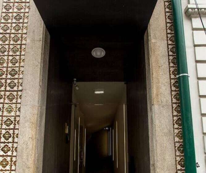 پانسیون The Gate