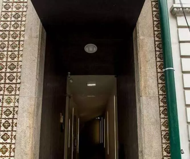 پانسیون The Gate