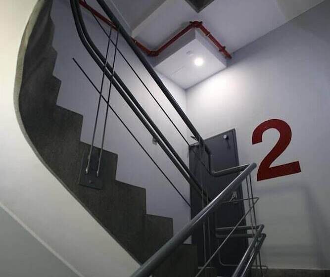 پانسیون The Gate