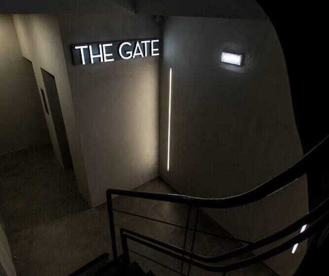 پانسیون The Gate