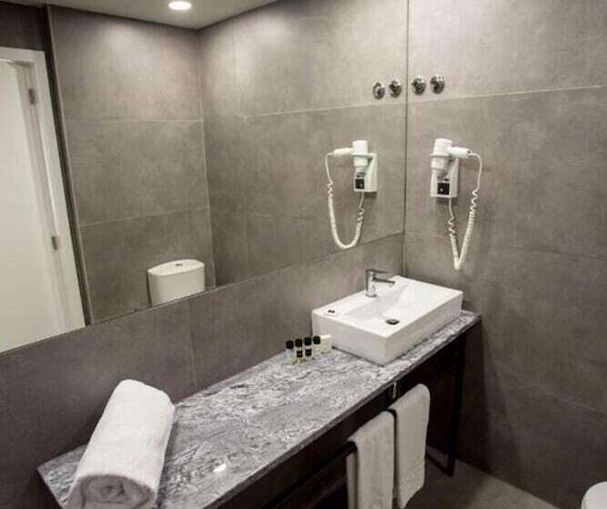 پانسیون The Gate