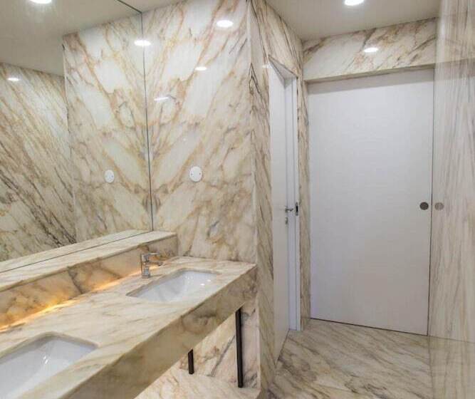 پانسیون The Gate