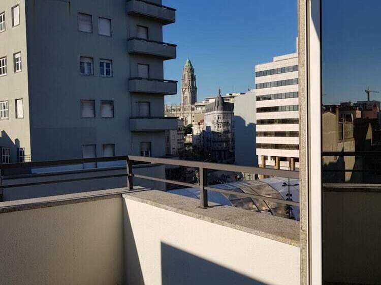 پانسیون The Gate