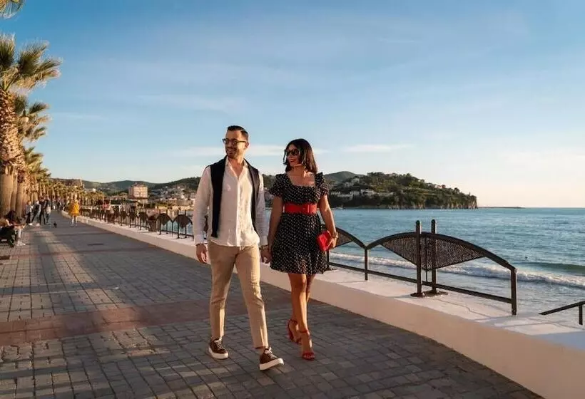 تختخواب و صبحانه Break For Two