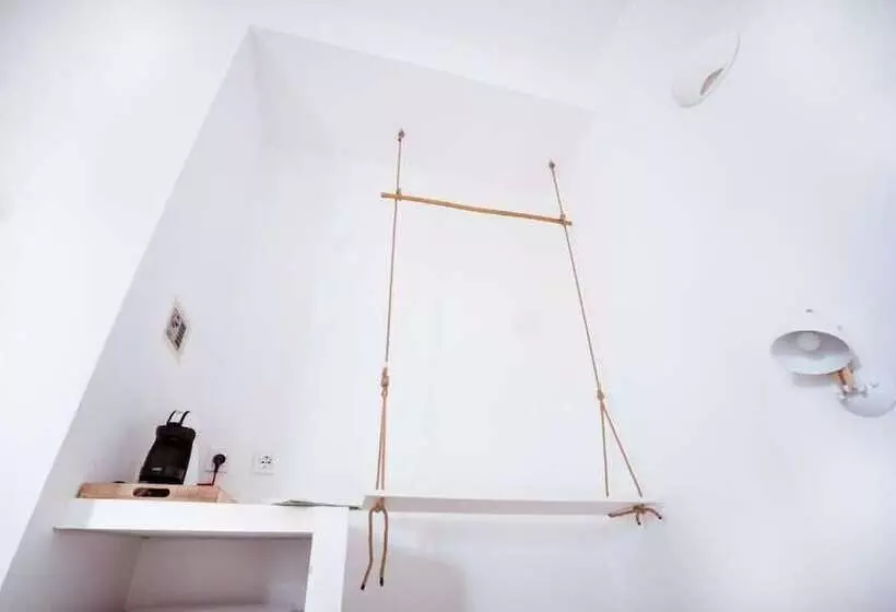 تختخواب و صبحانه Break For Two