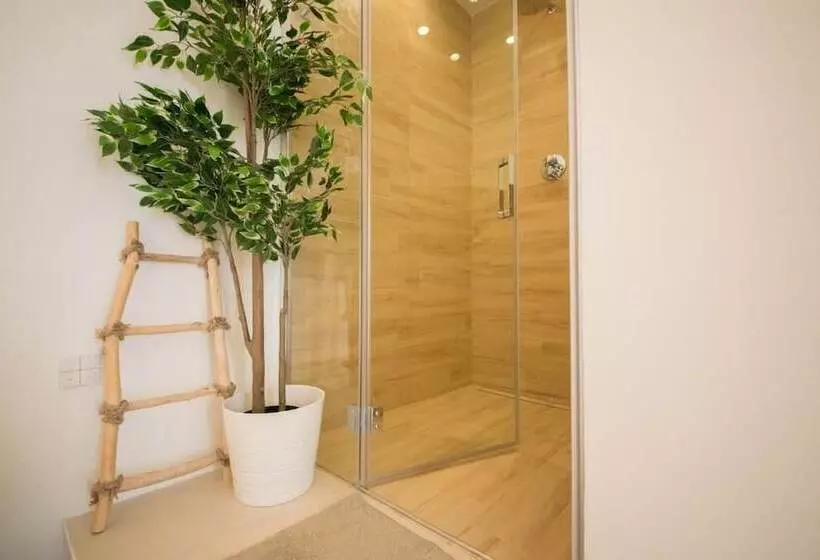 تختخواب و صبحانه Break For Two