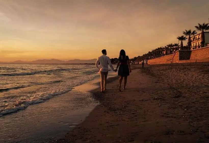 تختخواب و صبحانه Break For Two