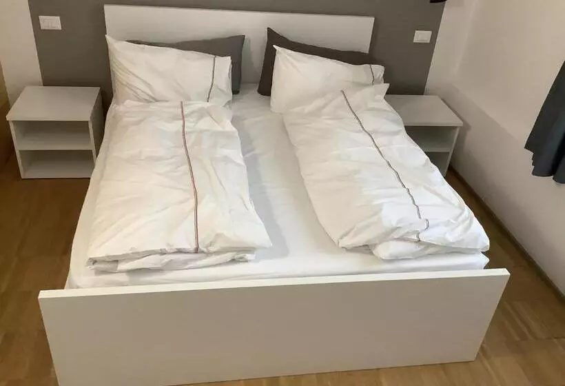 تختخواب و صبحانه Foresteria Gavazzeni