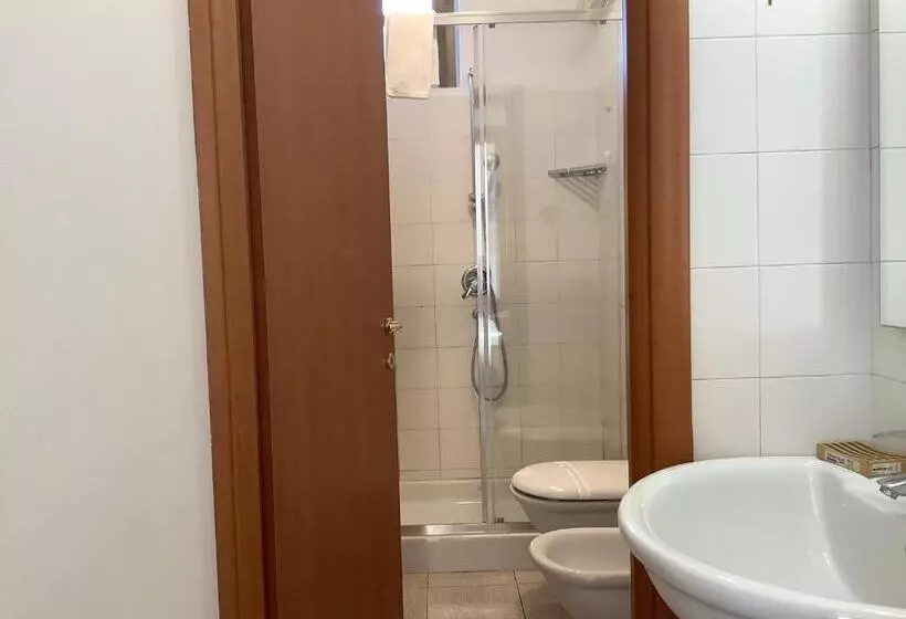 تختخواب و صبحانه Foresteria Gavazzeni