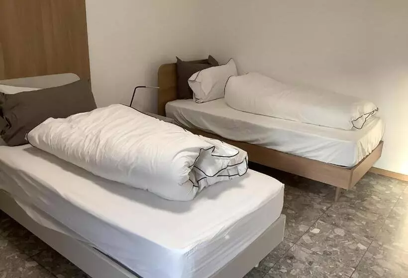 تختخواب و صبحانه Foresteria Gavazzeni