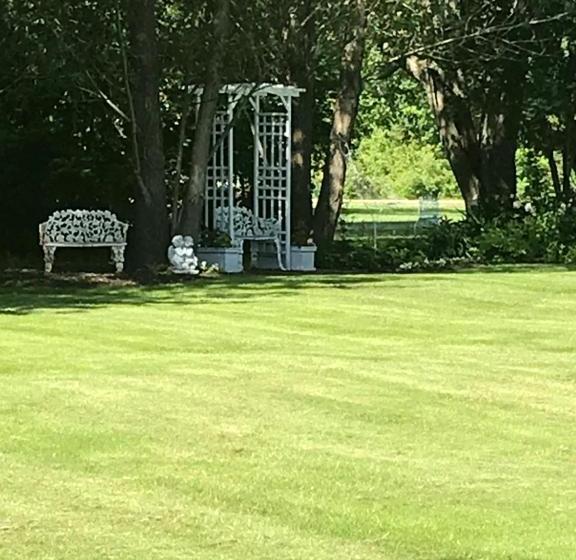 Martha's Vineyard B & B