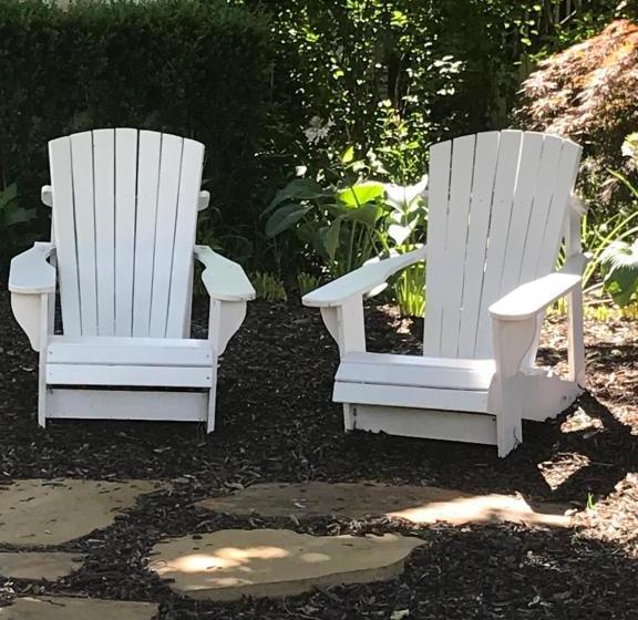 Martha's Vineyard B & B