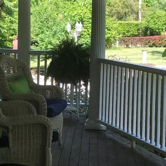 Martha's Vineyard B & B