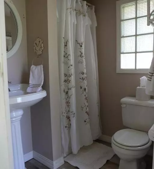 Martha's Vineyard B & B