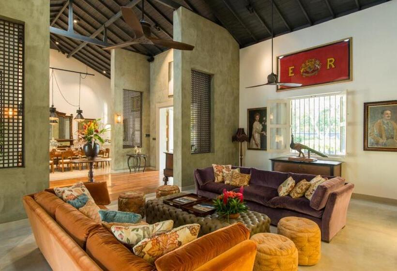 膳宿费 Monara House, Talpe