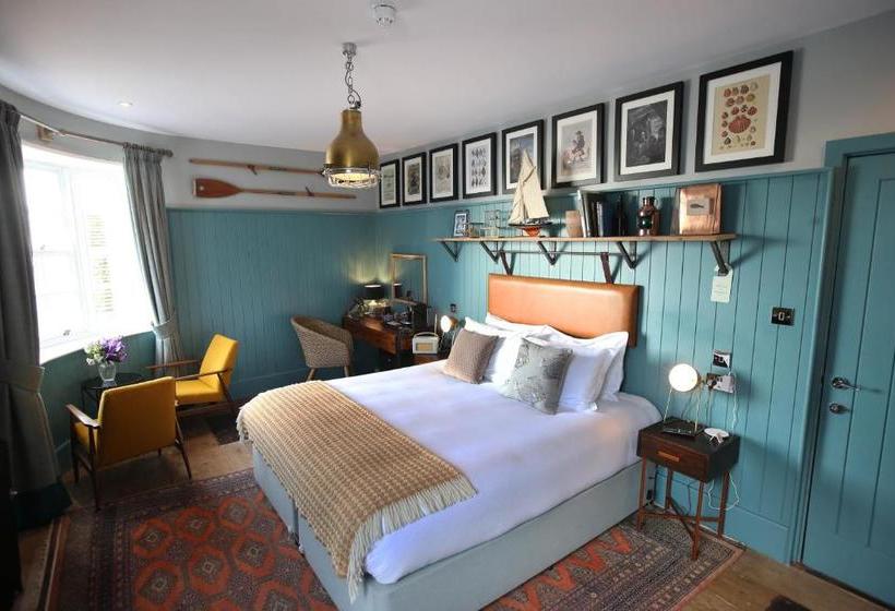 הוסטל The Pilot Boat